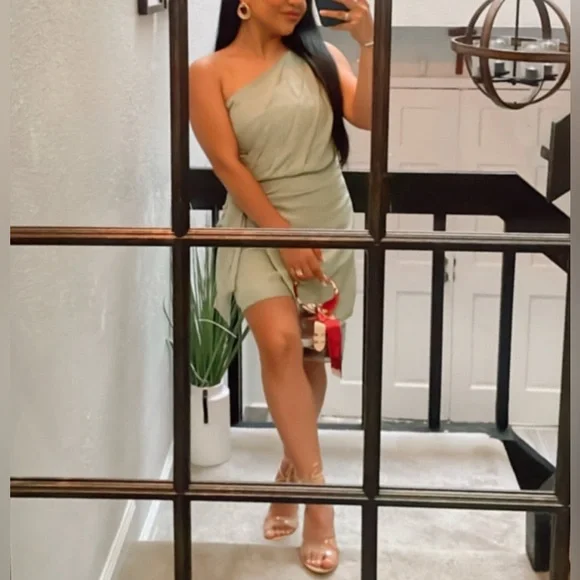 Sage green mini dress - Picture 3 of 5